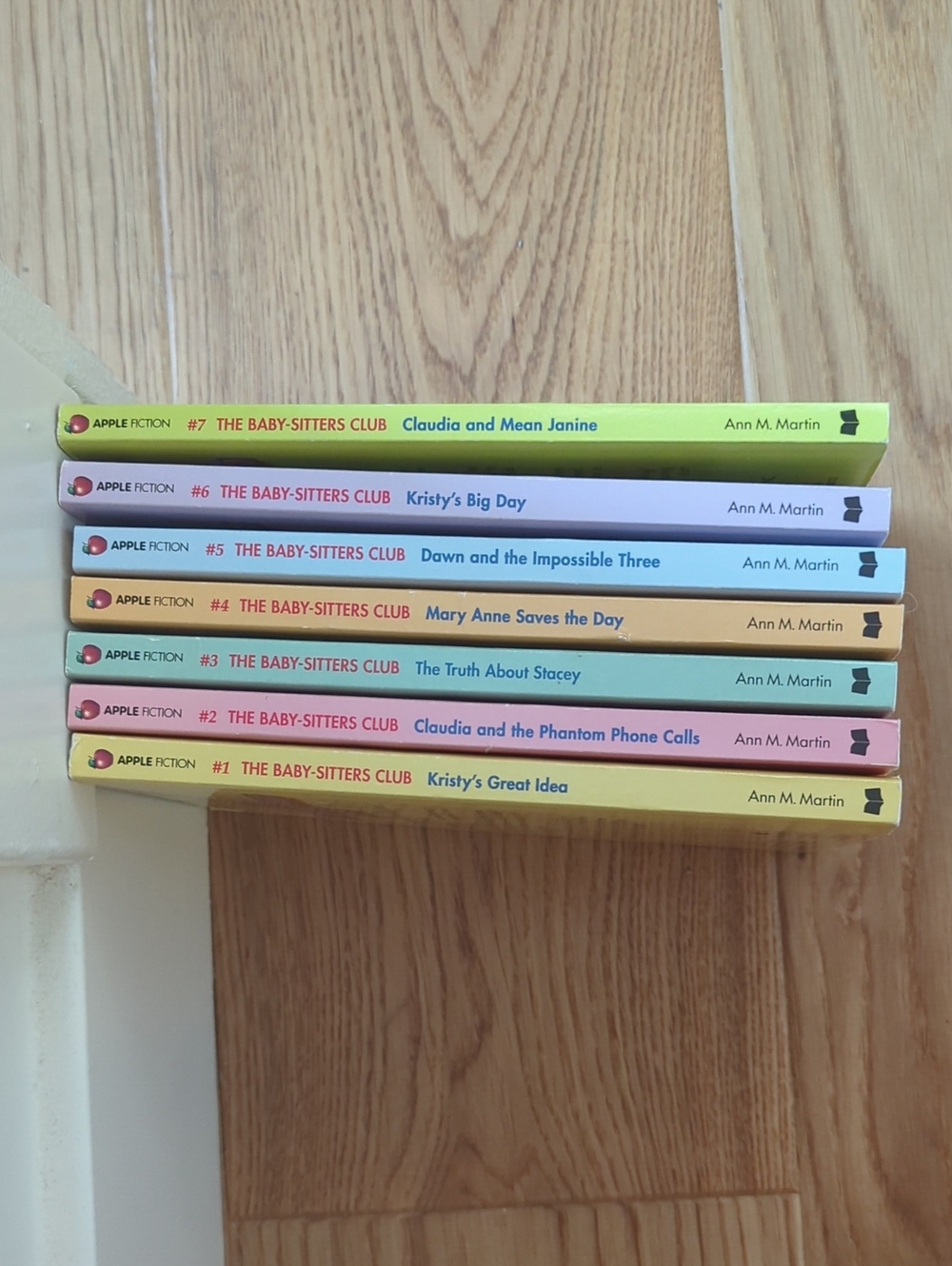 Paperbacks Yellow Cover: The Baby-Sitters Club - Books 1-7